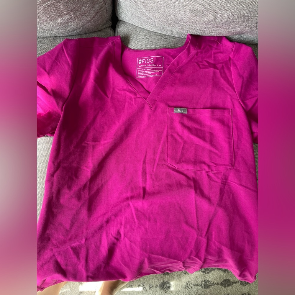 Figs scrub top pink
